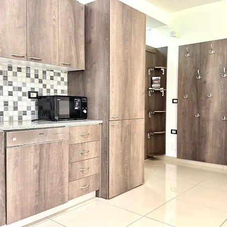 Gregor Apartment *